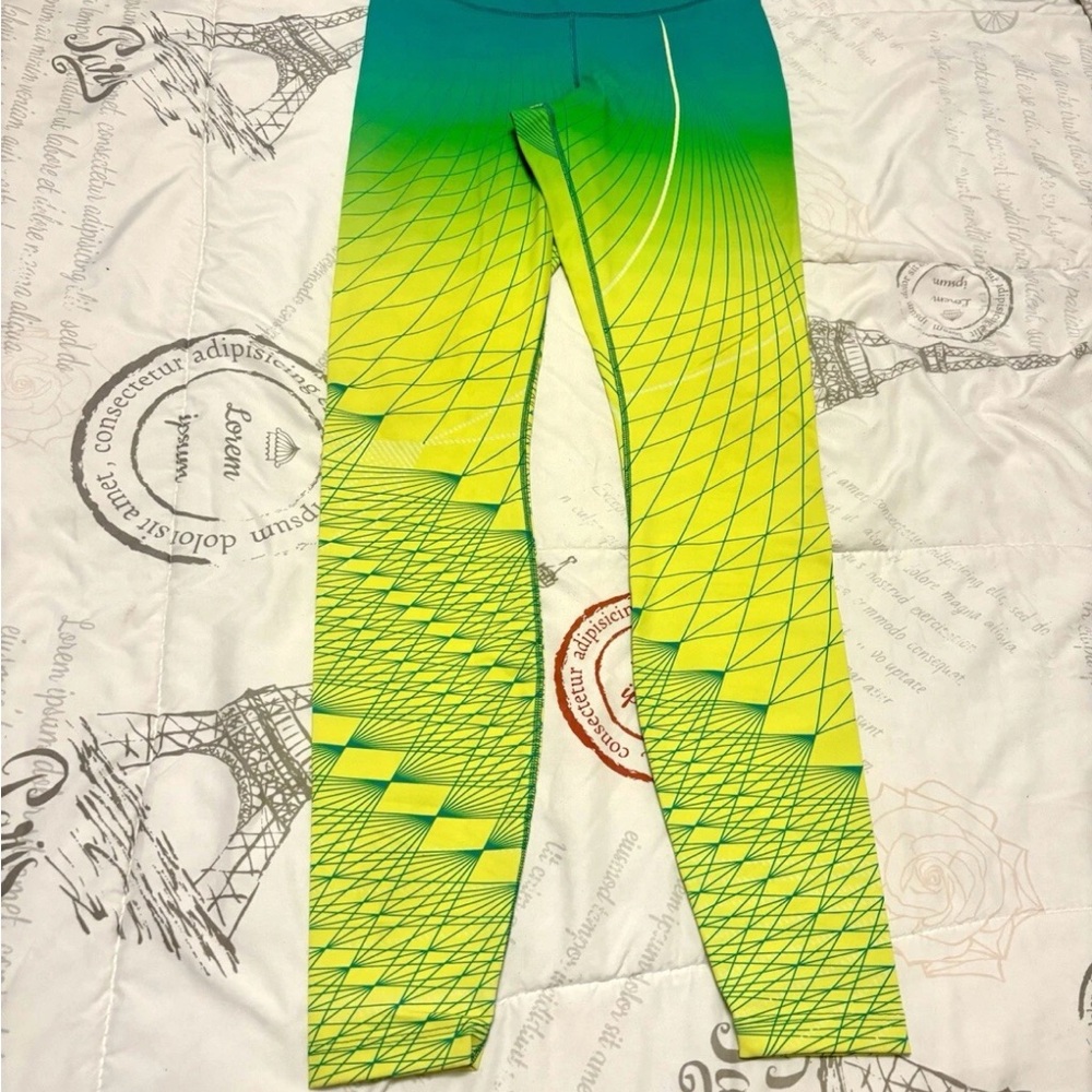 Nike Dynamic Green Yellow Leggings with Textured Design rare find